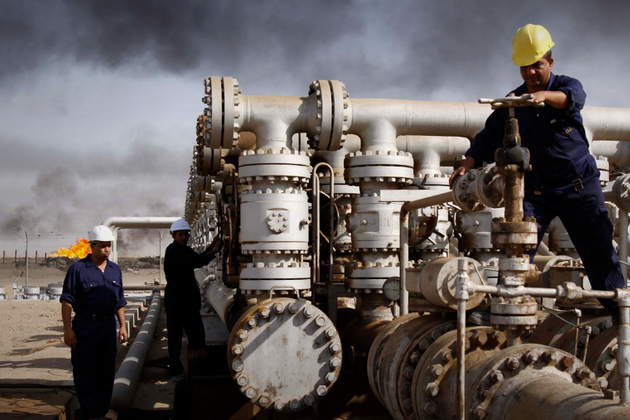 Нефть растёт, а рубль — нет. Почему?