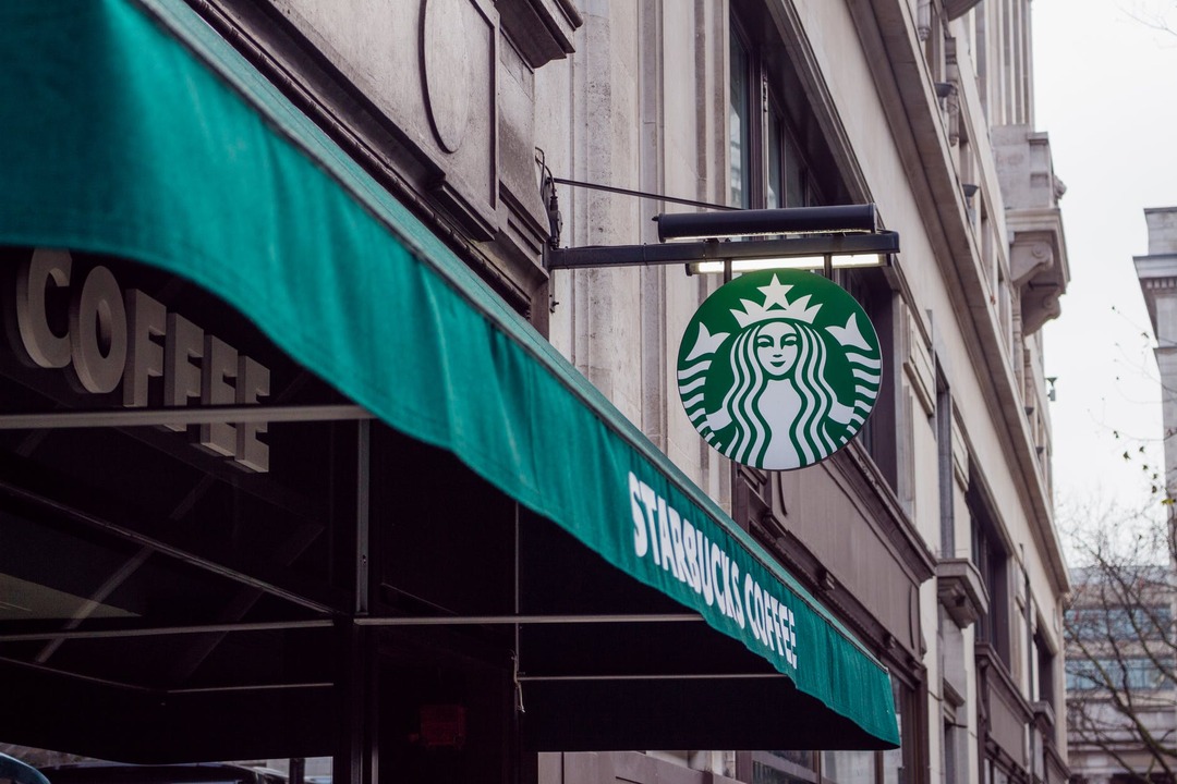 Клиентка обожглась кофе из Starbucks и подала на компанию в суд