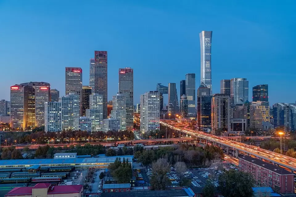 Китайский застройщик Evergrande распродаст акции ради погашения долгов