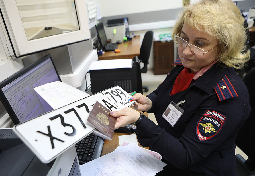 В России резко подорожали красивые автомобильные номера
