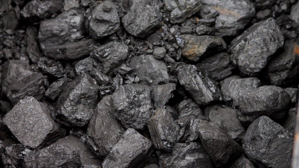 На Украине из-за нехватки угля остановились более половины электростанций