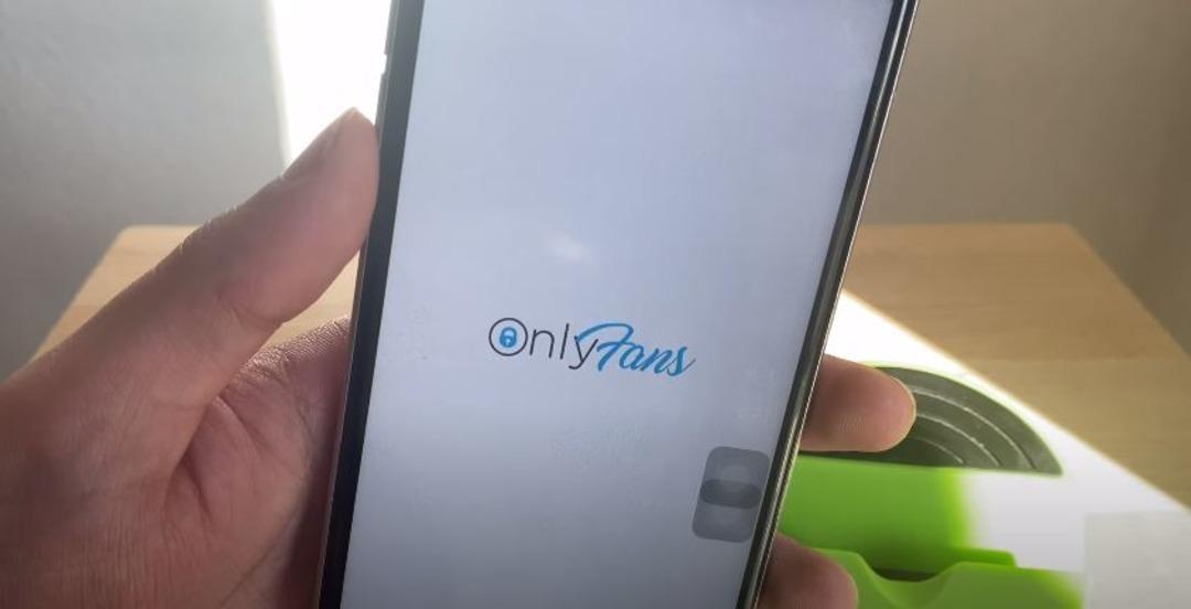 В России потребовали запретить порнографию на Onlyfans