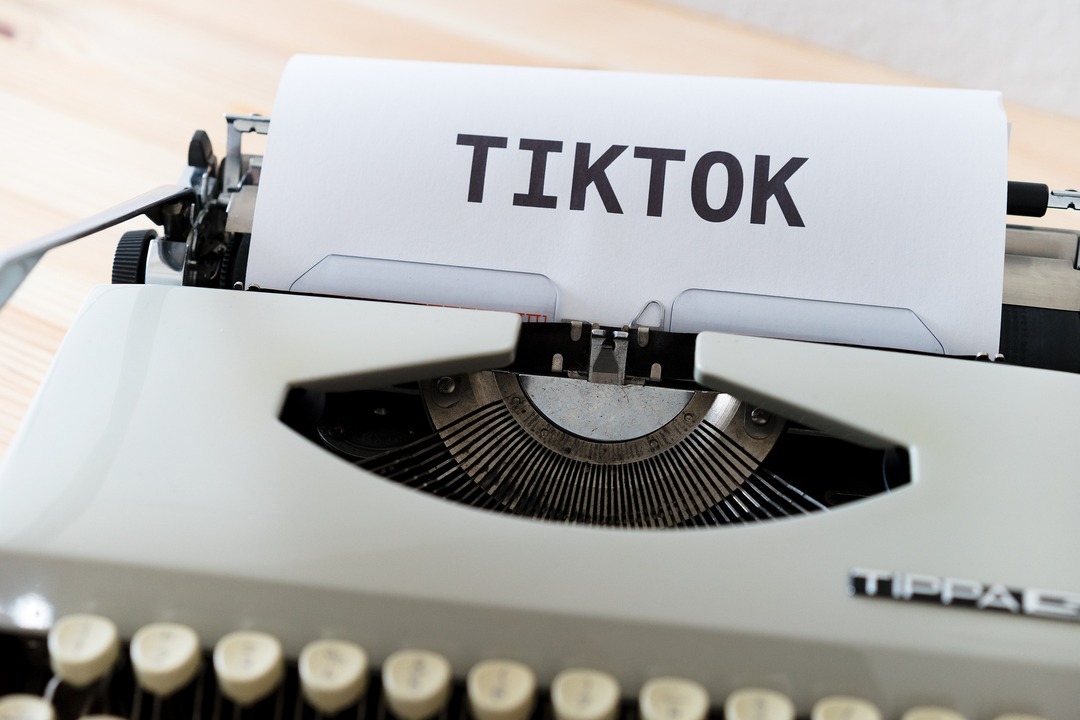 Модераторы TikTok пожаловались на компанию из-за просмотра жестоких видео