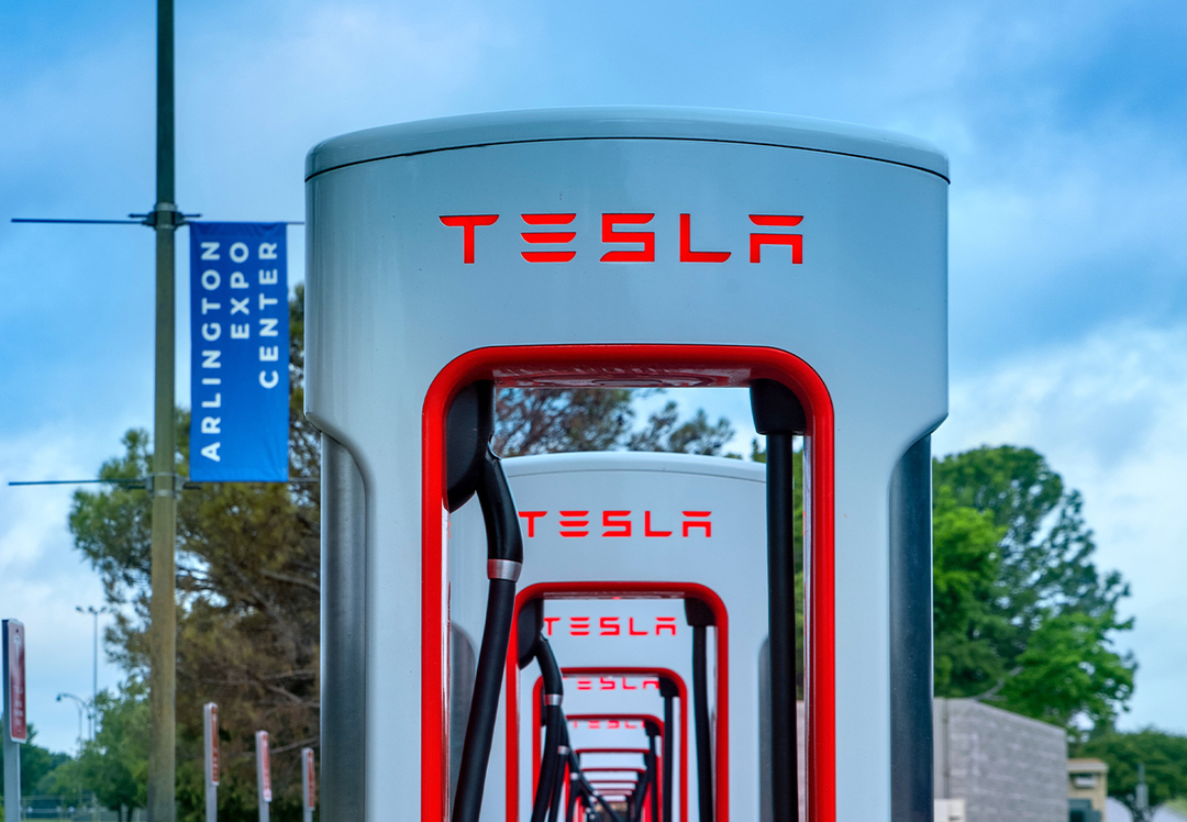Tesla отчиталась о рекордной прибыли. Маск захотел отправить на заводы роботов-гуманоидов