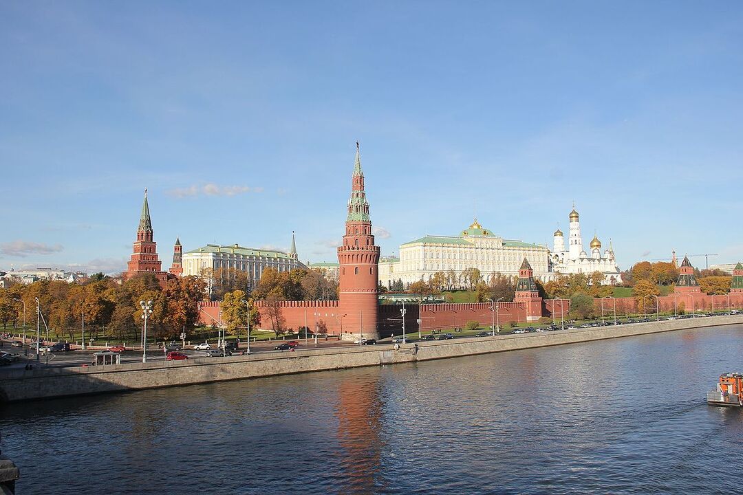 Кремль прокомментировал идею поставлять оружие ДНР и ЛНР