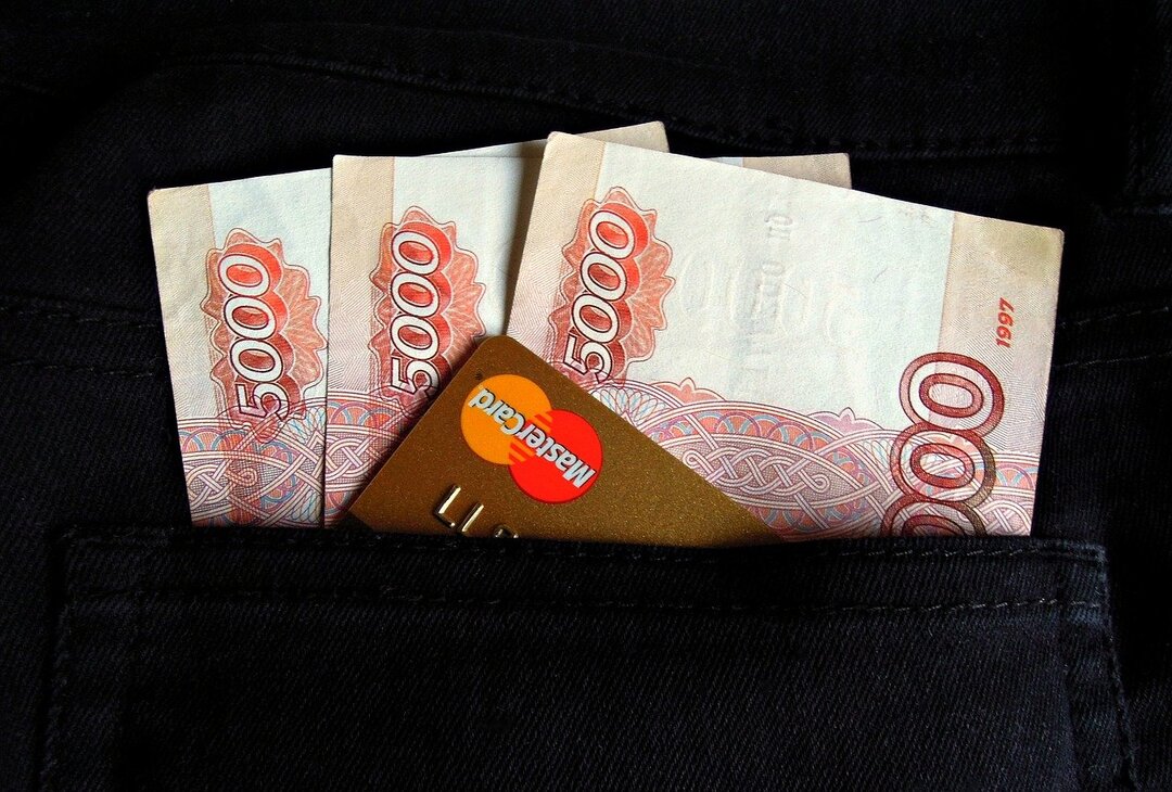 Россияне стали чаще брать займы до зарплаты и микрокредиты в магазинах