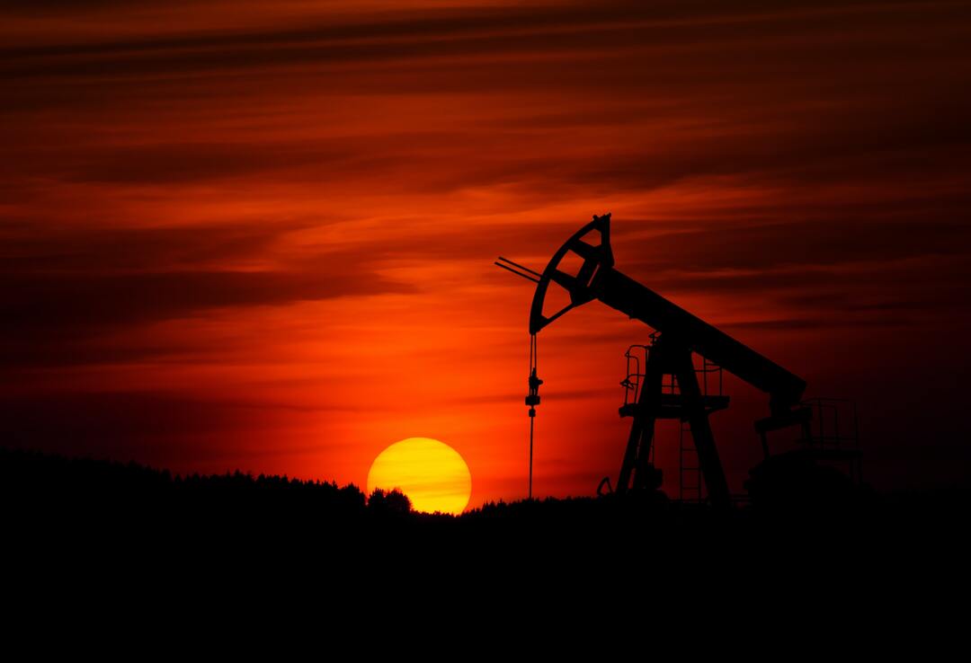 Власти допустили подорожание нефти до $300 при отказе от российского топлива