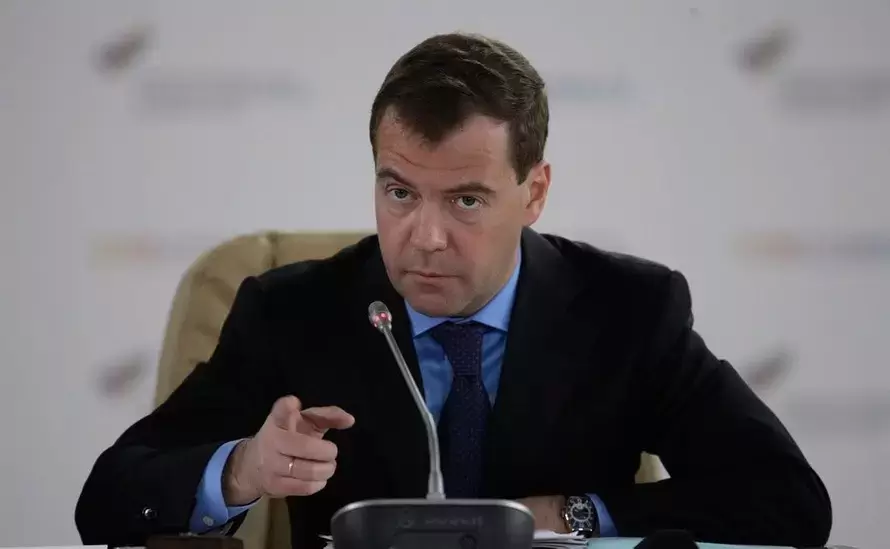Медведев завёл Telegram-канал и пообещал, что Россия поставит на место всех оборзевших недругов