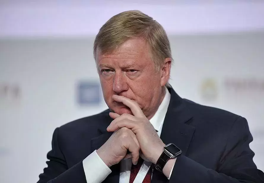 Чубайс покинул пост спецпредставителя президента и уехал из России
