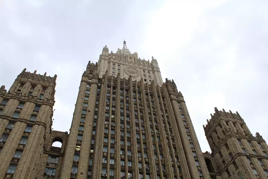 МИД России не собирается просить Евросоюз снять санкции