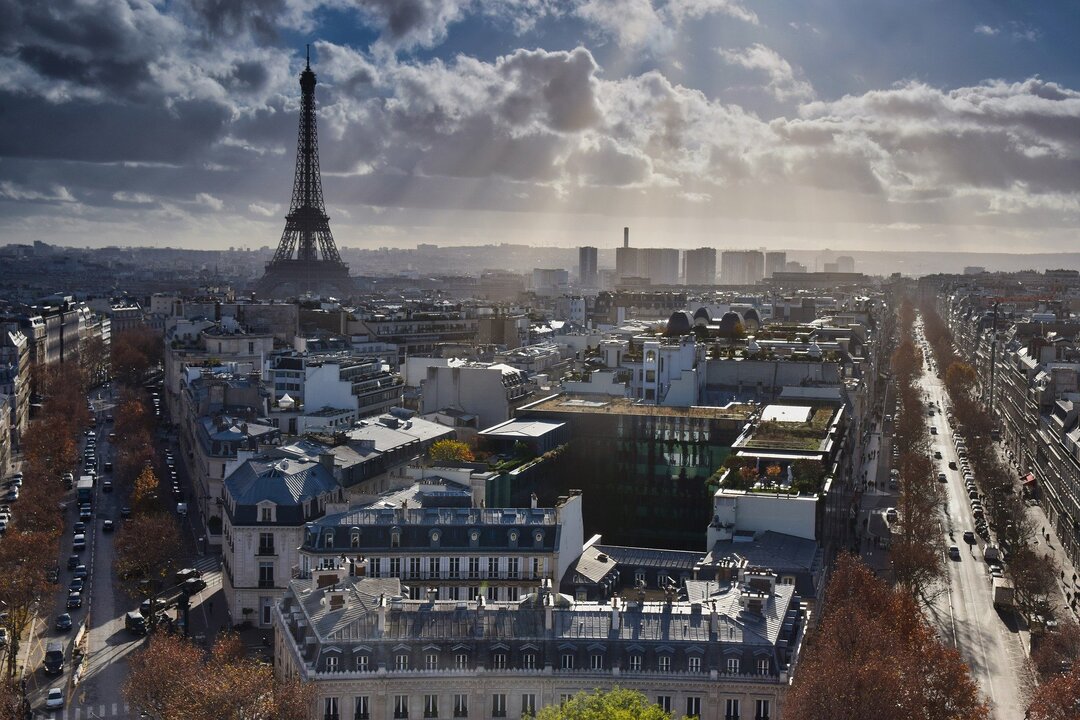 Во Франции заморозили недвижимость 8 российских богачей: объекты и стоимость