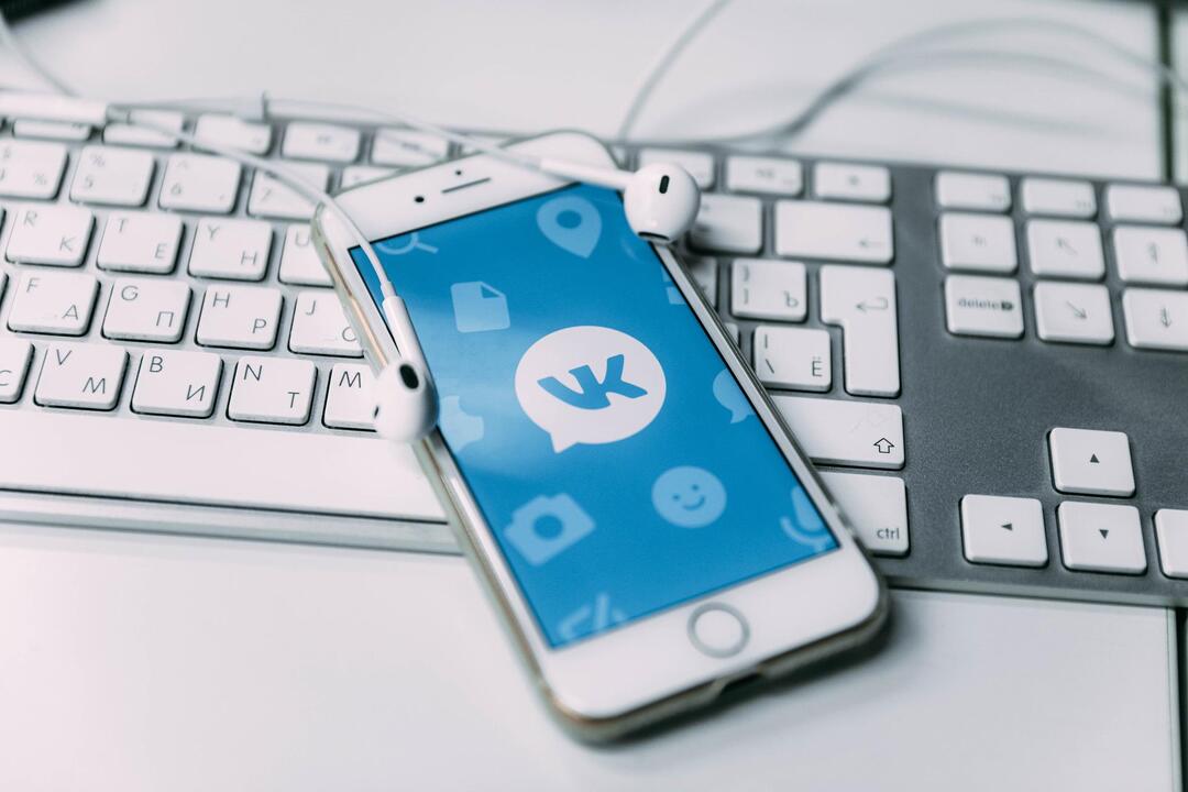 ВКонтакте будет прятать шокирующий контент