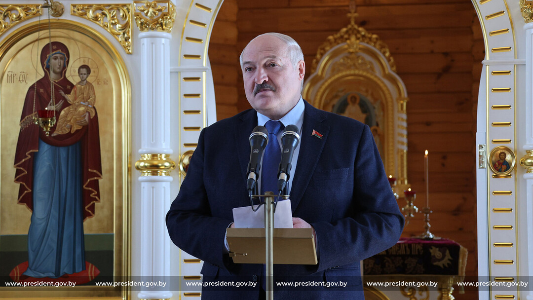 Лукашенко заявил, что люди из соседних стран едут в Белоруссию за гречкой и солью