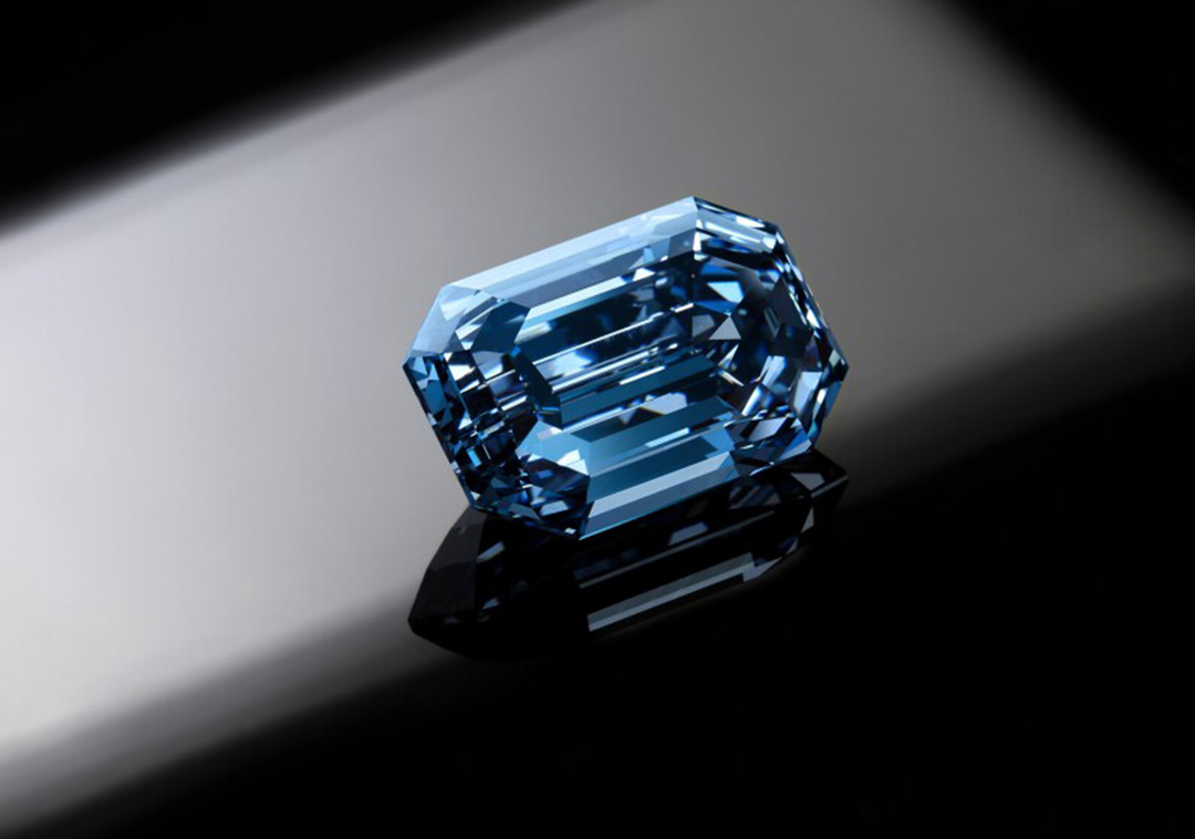 Самый большой голубой бриллиант продали за $57,5 млн