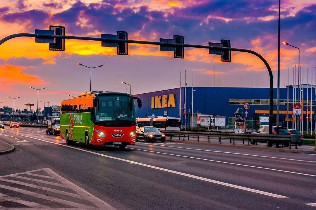 IKEA продолжит платить зарплату сотрудникам до конца лета
