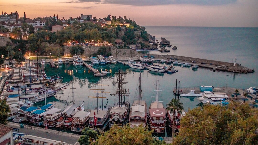 Россияне открыли десятки компаний в курортном городе Турции