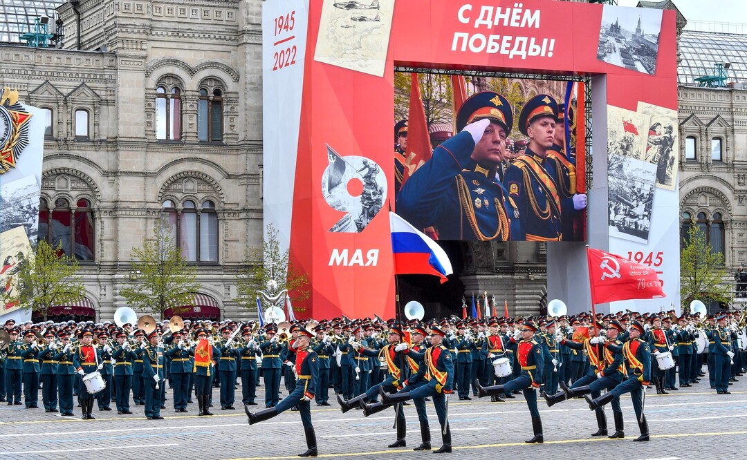 Женский полк парад победы