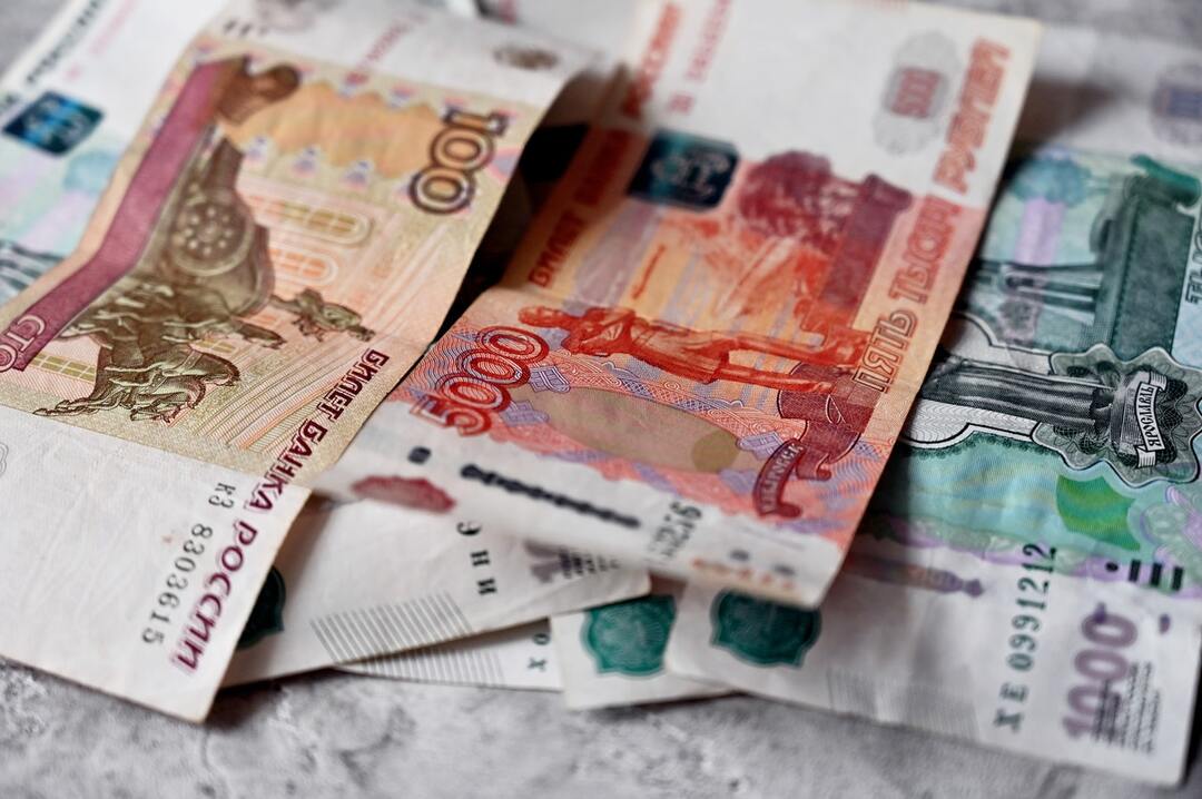 Честные омутнинские школьники нашли сумку с 1 млн рублей