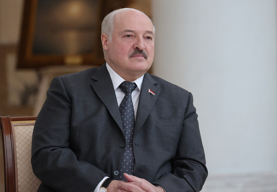 Лукашенко рассказал пионерам о минусах смартфонов