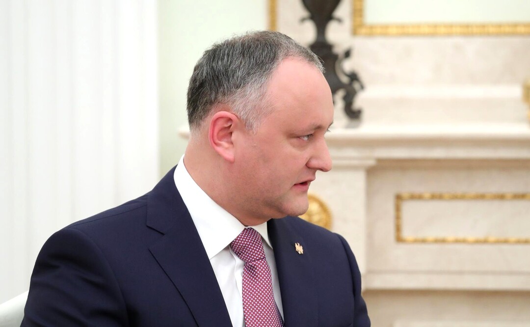 К экс-президенту Молдавии нагрянули с обыском