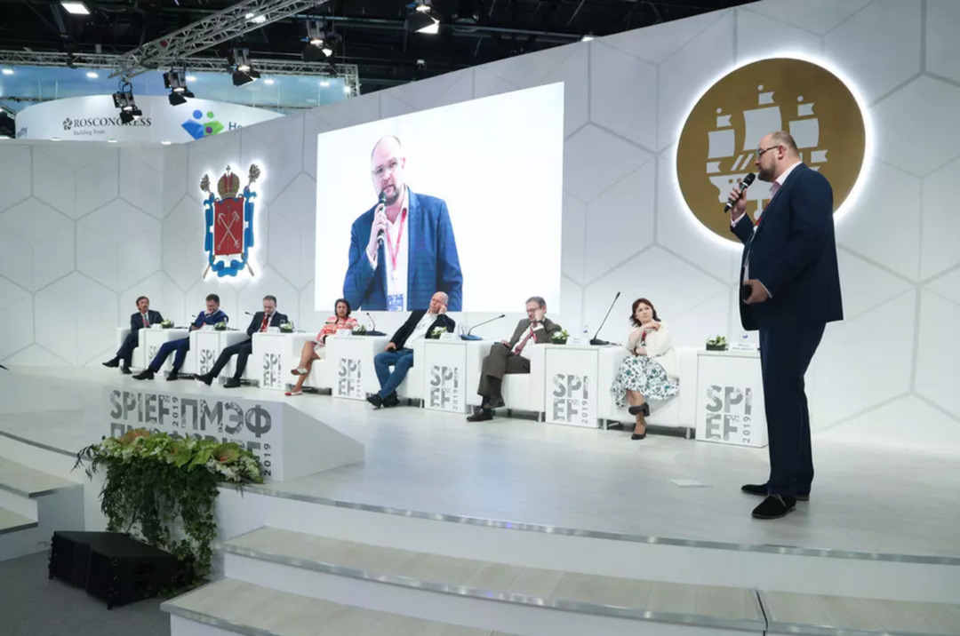 В стартовый день ПМЭФ-2022 пройдёт форум малого и среднего предпринимательства