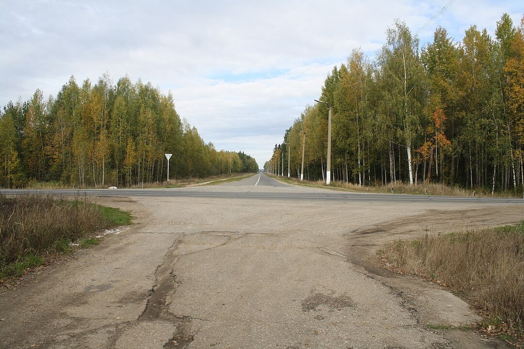 Путин поручил отремонтировать дороги по всей России
