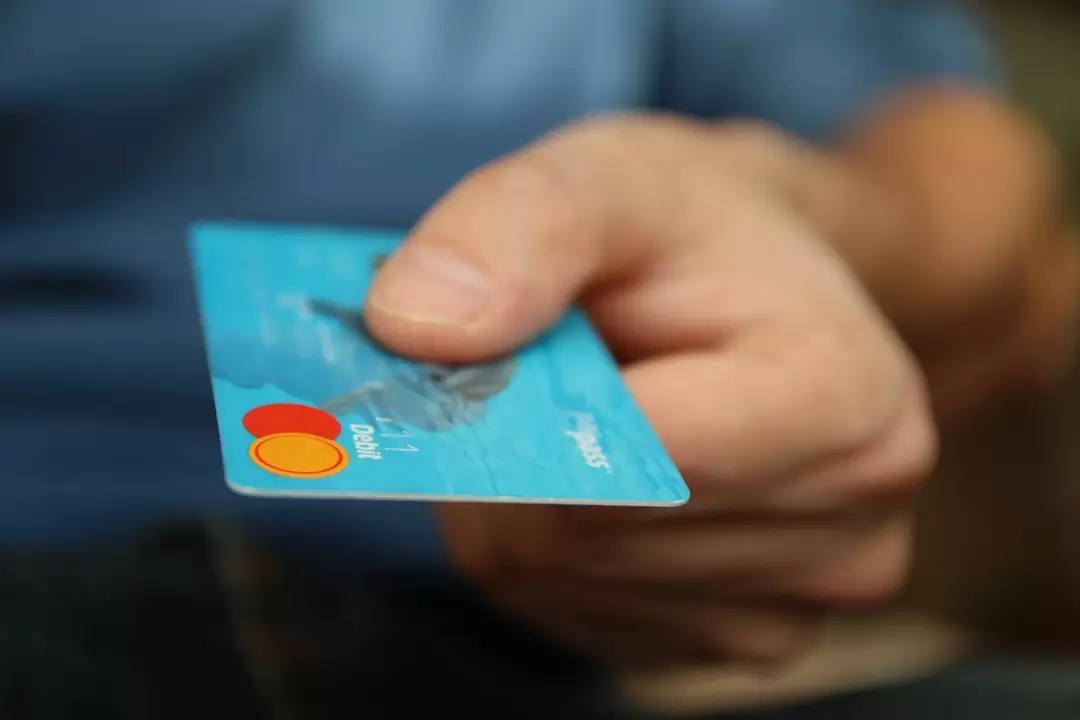 Банкам предложили подтверждать личность новых клиентов через банкоматы