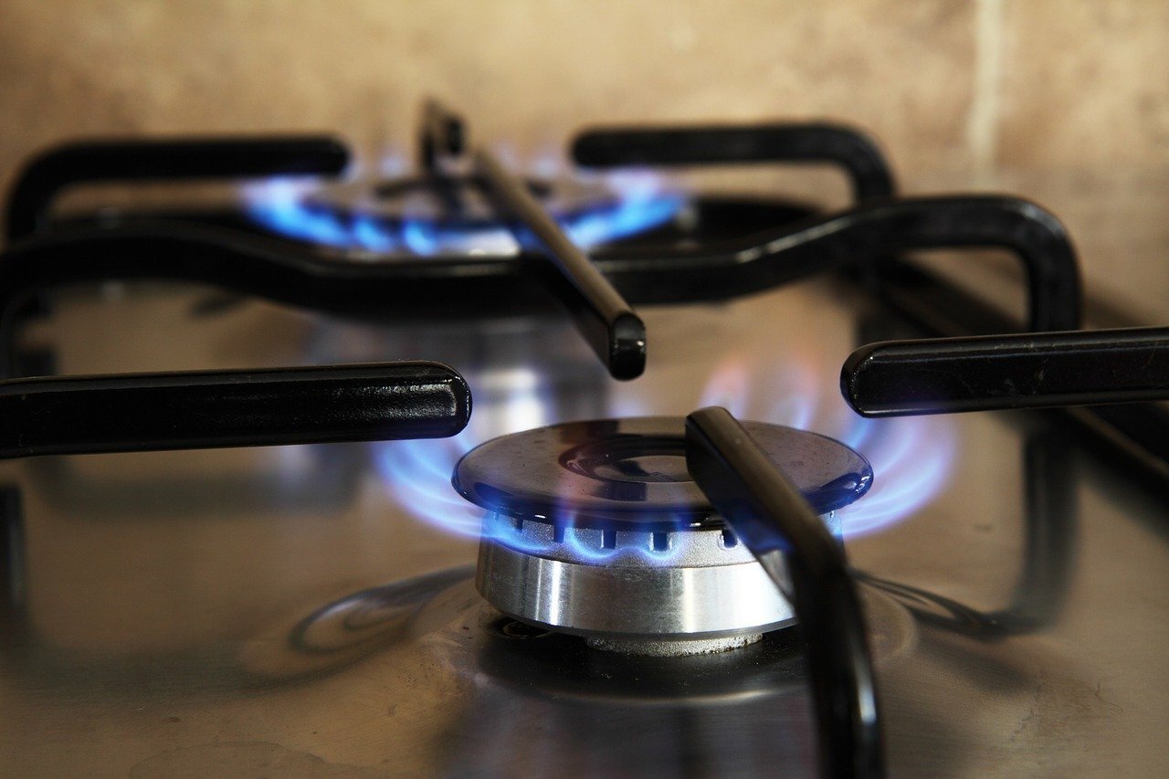 Владельцев газовых плит в России предупредили о различных штрафах
