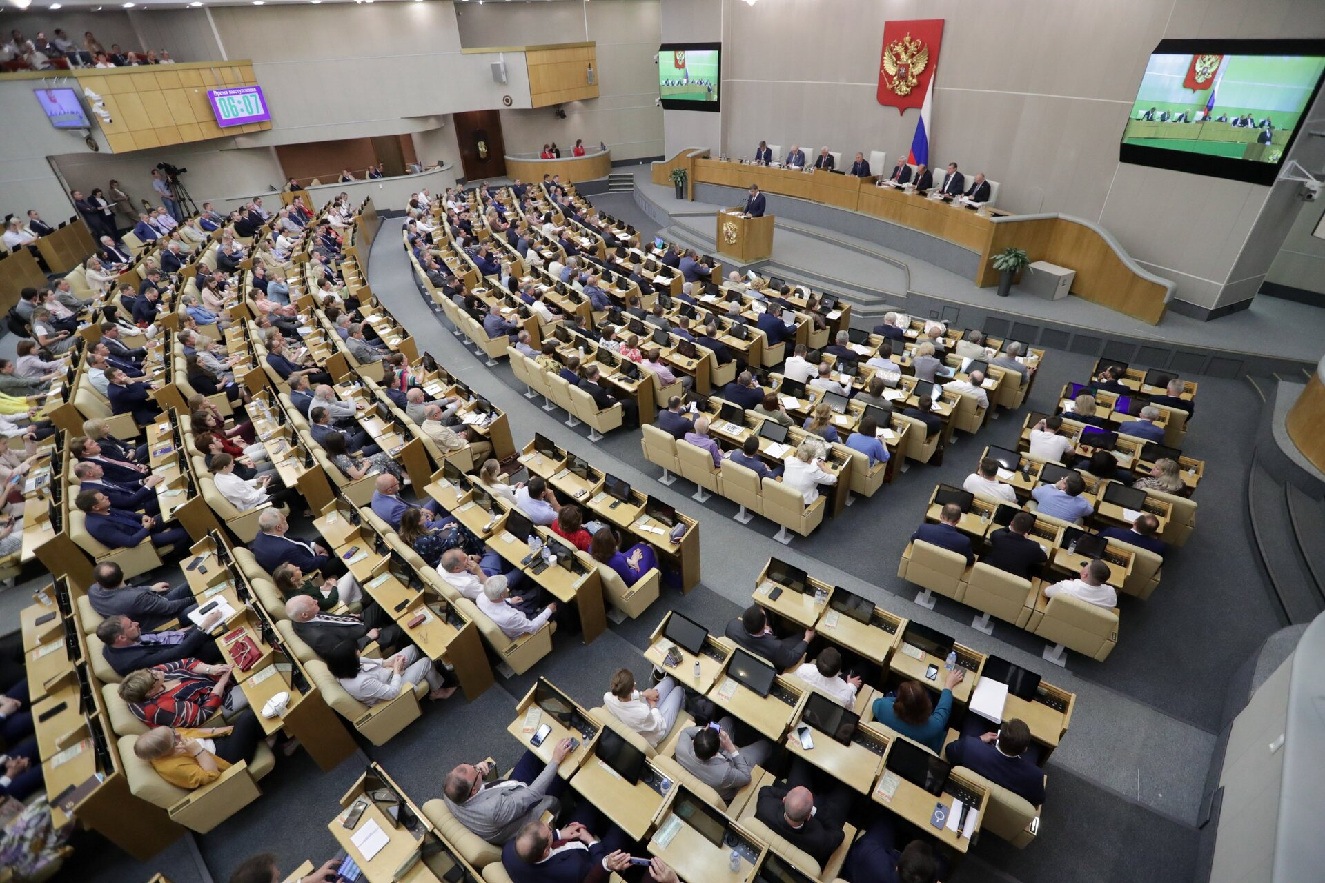 Ушедшую на каникулы Госдуму захотели срочно собрать на внеочередное заседание