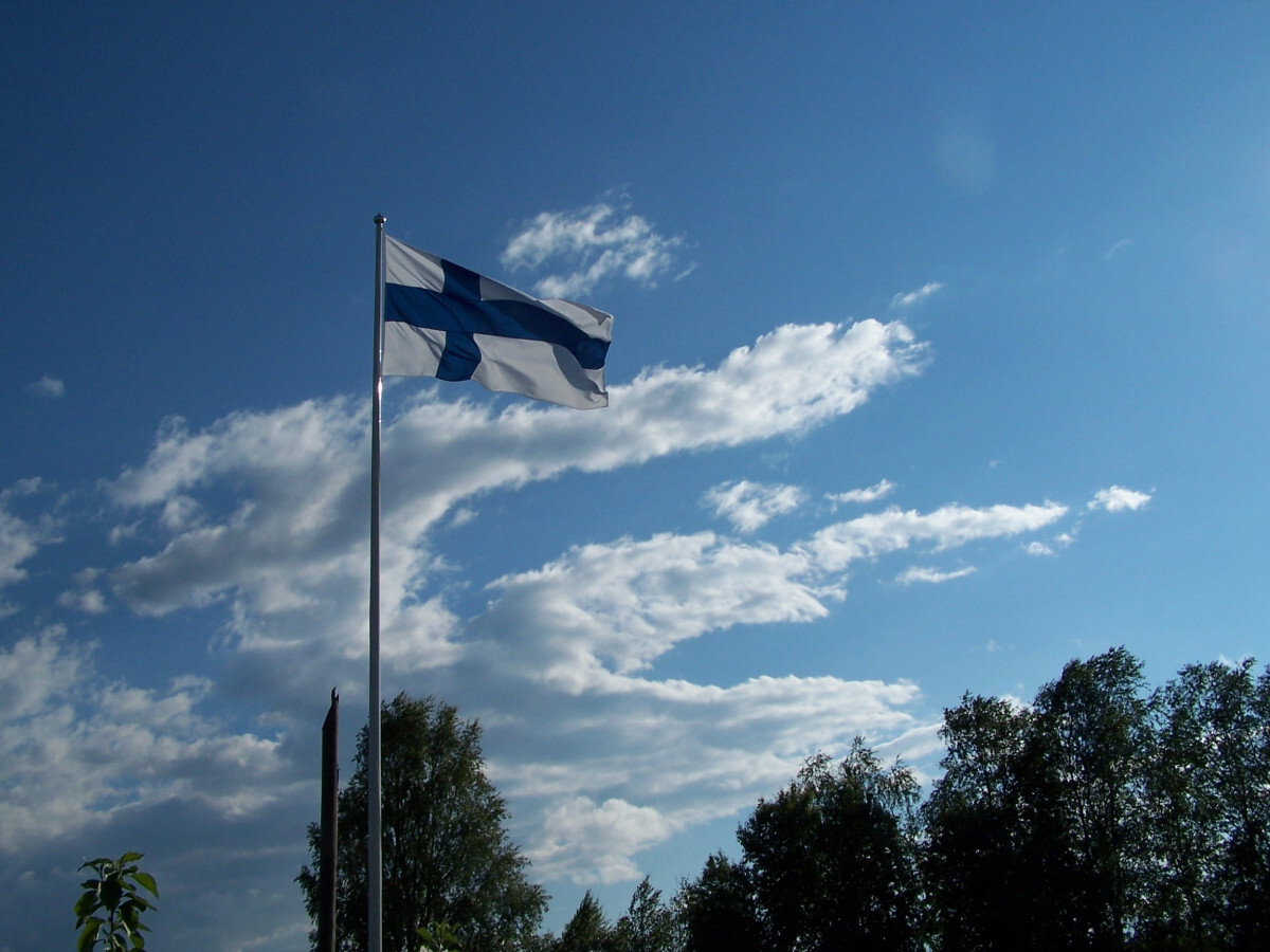 Границу между Россией и Финляндией за день пересекли более 5 тыс. туристов