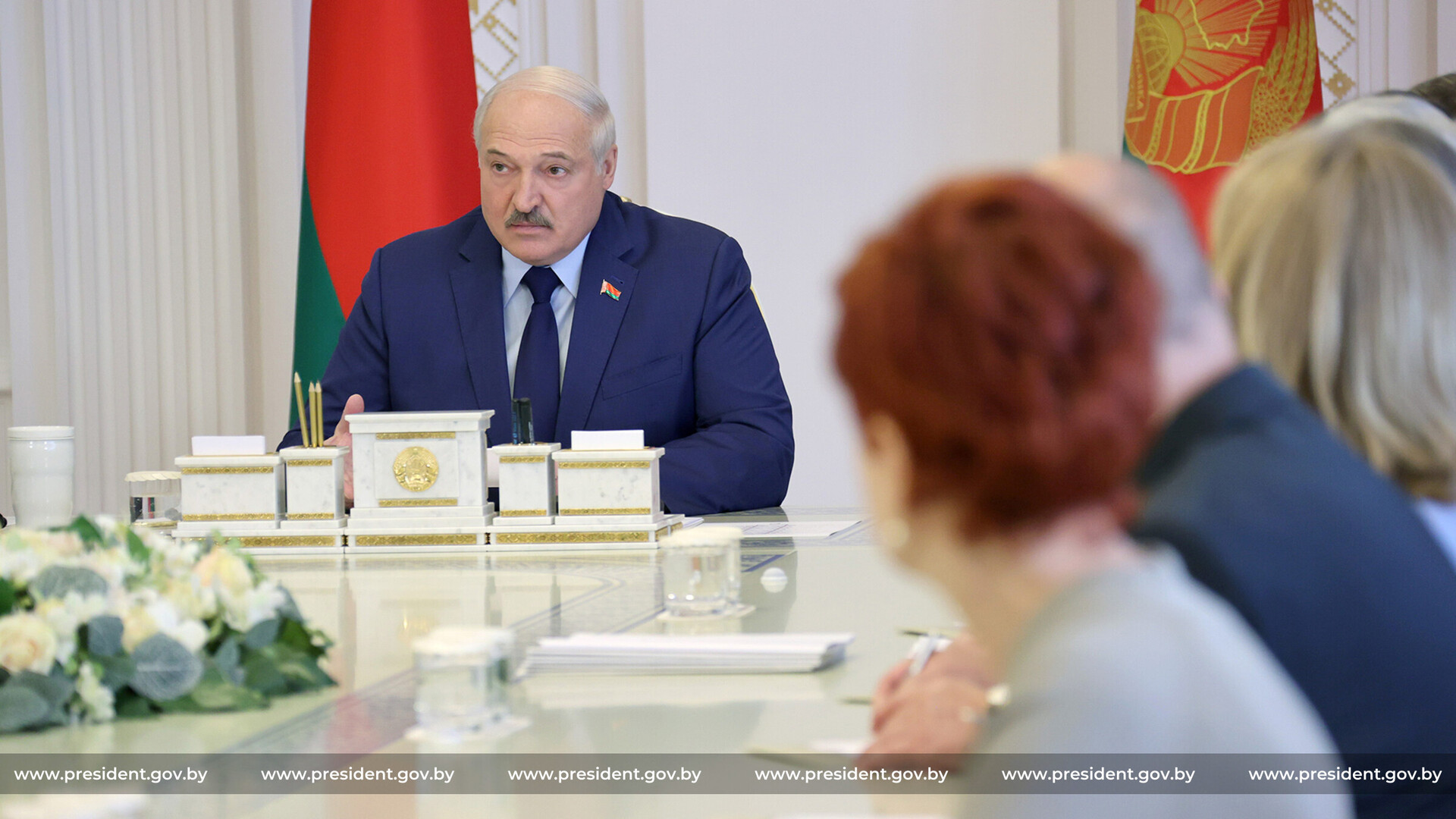 Лукашенко отчитал чиновников из-за шикарных больниц