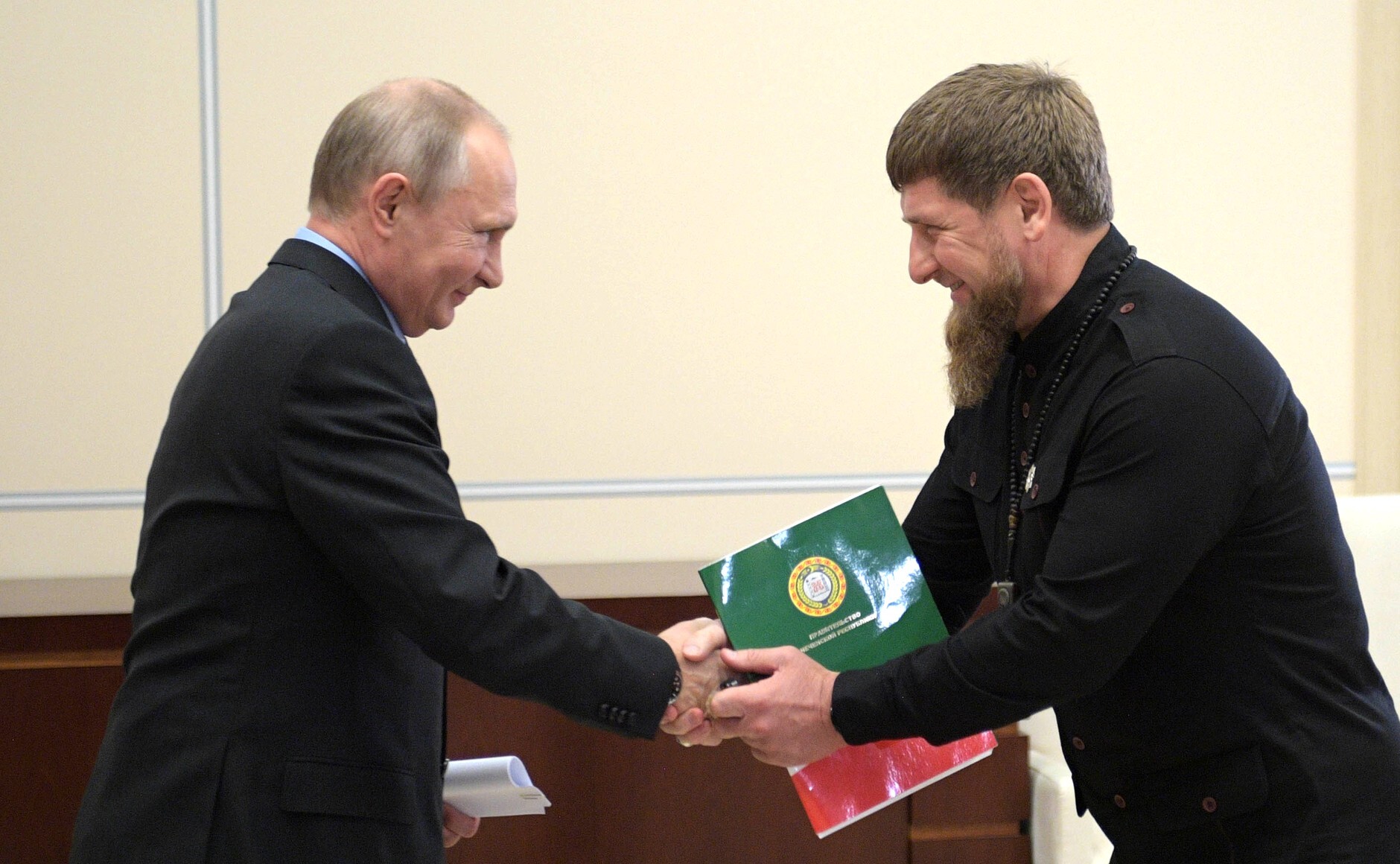 Кадыров сообщил, что Путин наградил его орденом