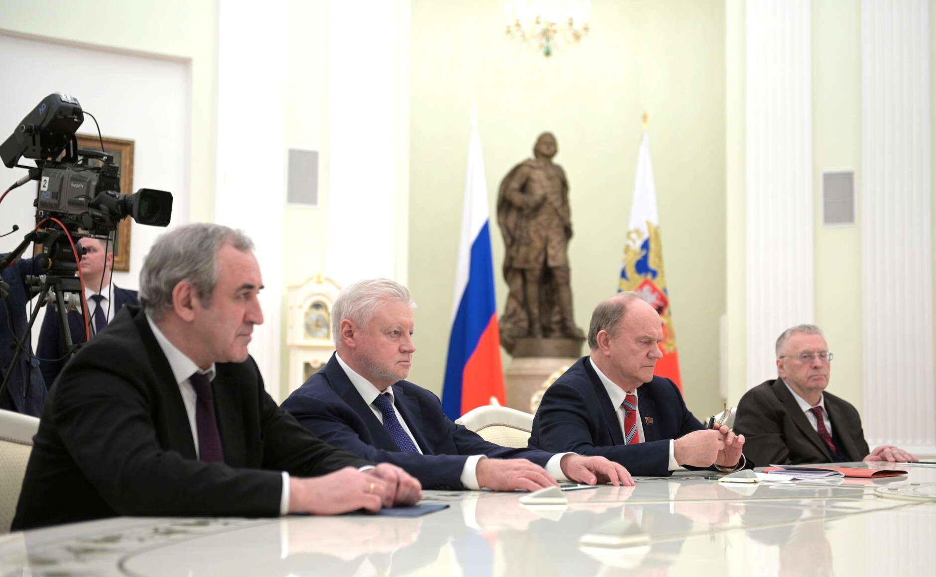 КПРФ и Справедливая Россия заговорили об объединении