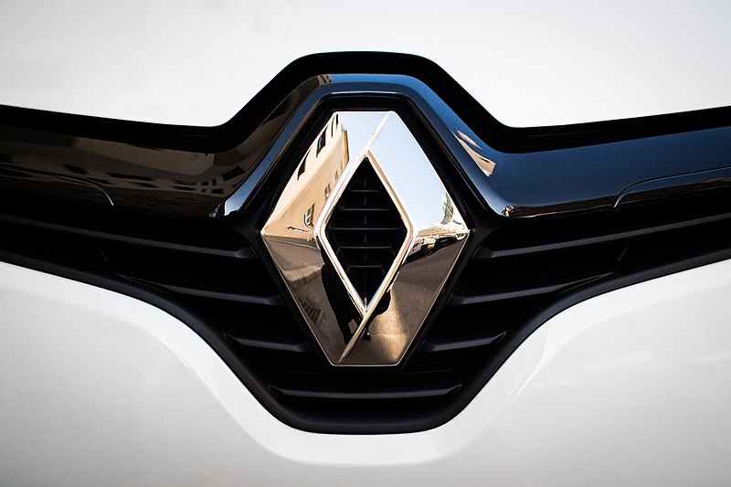 Россиян начали направлять с сайта Renault на страницу Lada