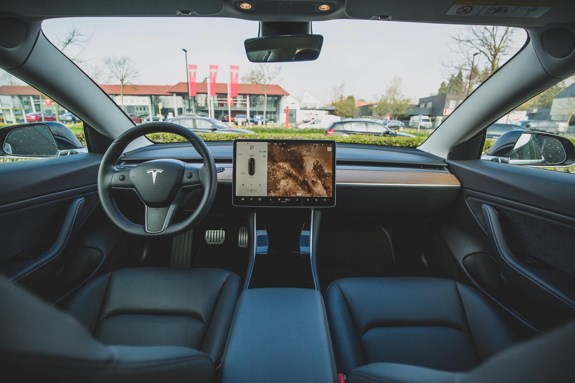 У Tesla возникли проблемы с властями Калифорнии из-за рекламы автопилота