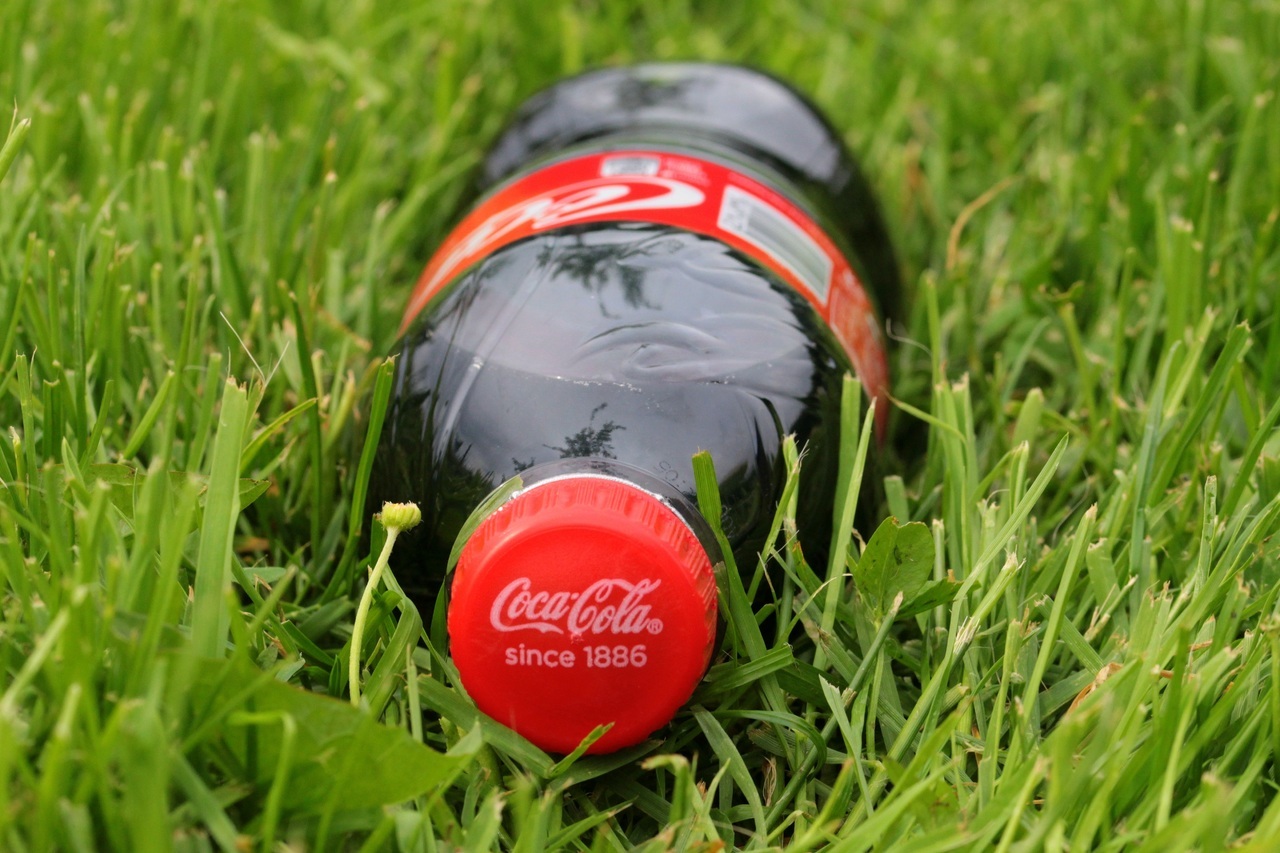 Производитель Coca-Cola оценил потери от ухода из России
