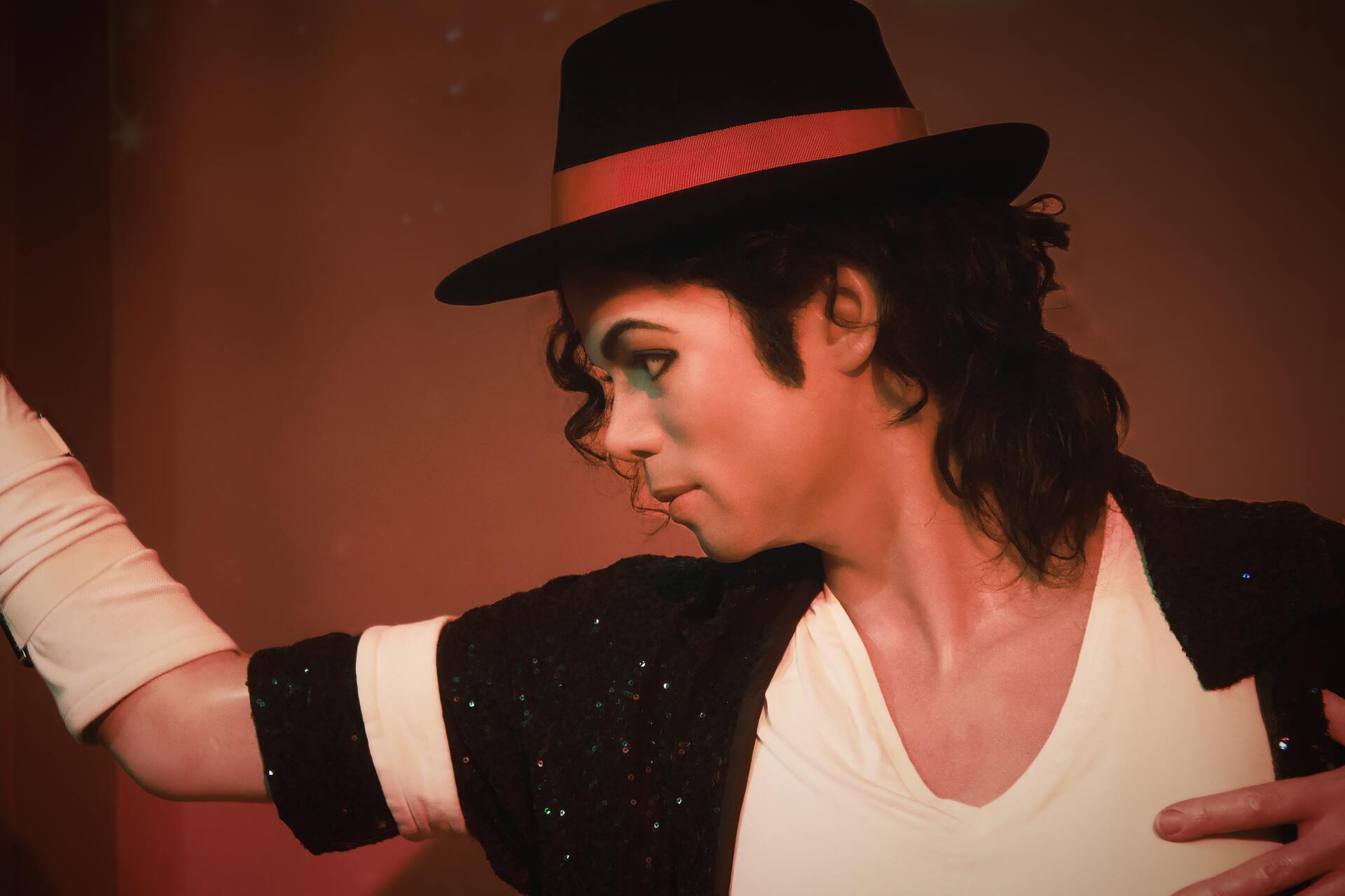 Стало известно о 19 поддельных документах Майкла Джексона для покупки препаратов