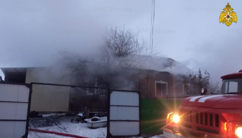 В российском регионе при пожаре почти полностью погибла многодетная семья