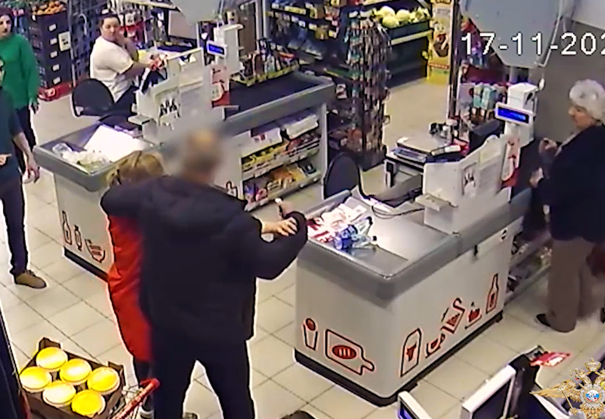 Россиянин попытался ограбить продуктовый магазин с помощью канцелярского ножа
