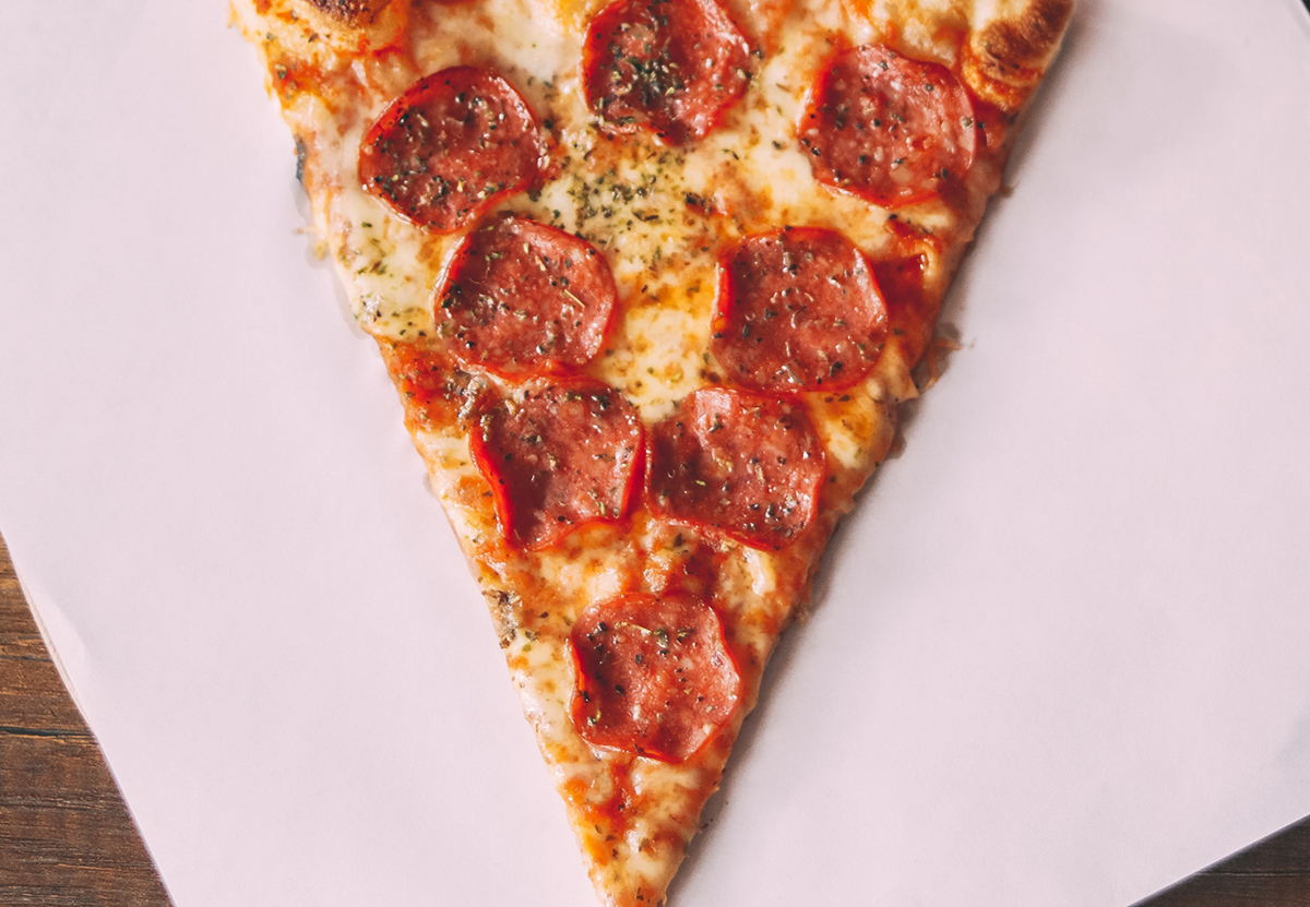 Диетолог предупредила об опасности вчерашней пиццы. Всё из-за сыра