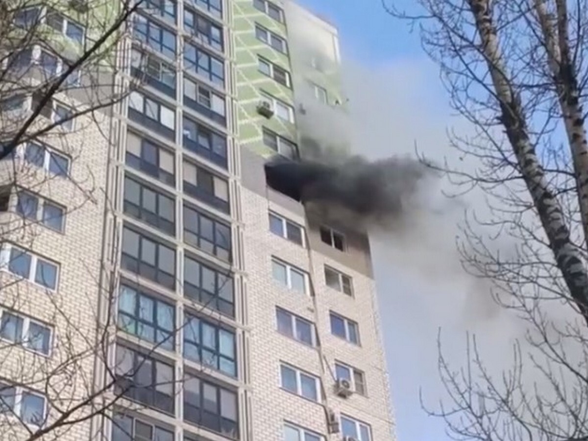 Трёх человек нашли убитыми после пожара в многоэтажке в Москве