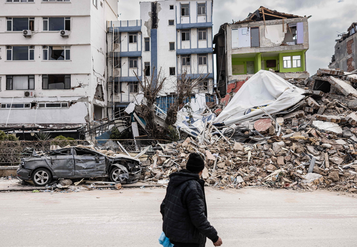 Из-под завалов в Турции спасли более 114 тысяч человек