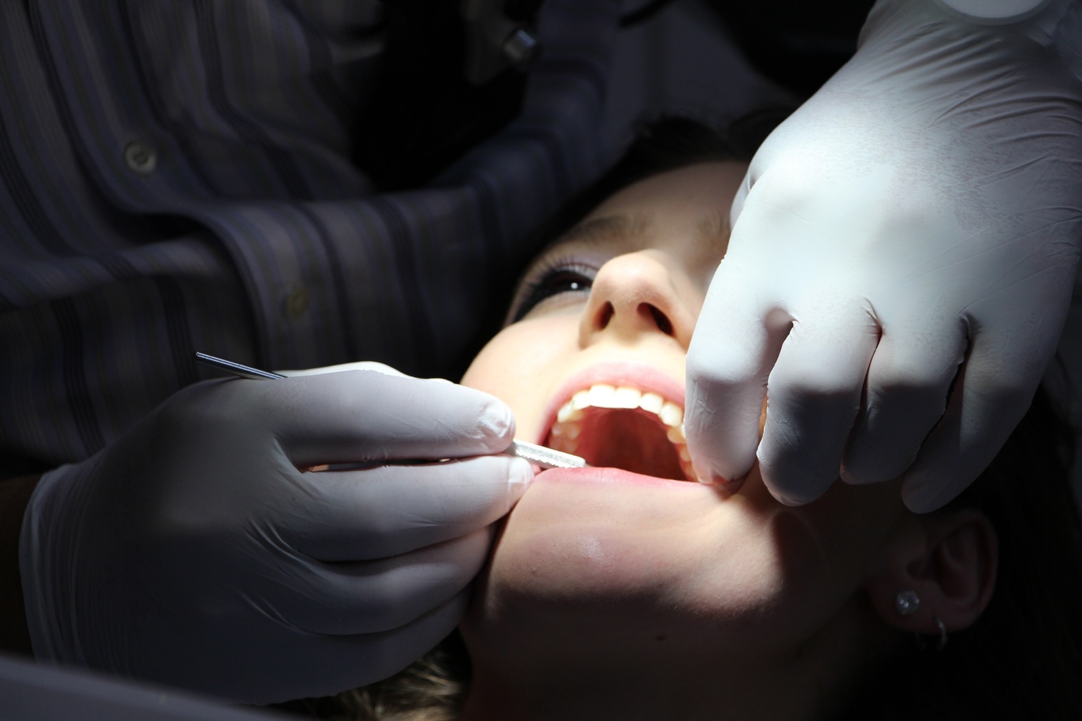 Стоматолог Луиза Автандилян: кариес может развиться из-за длительного стресса