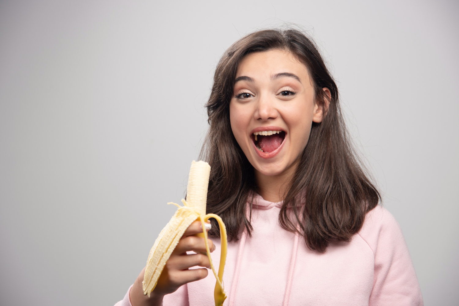 Эндокринолог Павлова: ощущение радости весной помогут вернуть бананы