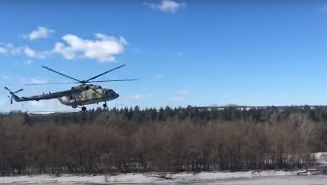В Воронежской области аварийно сел военный вертолёт и повредил ЛЭП