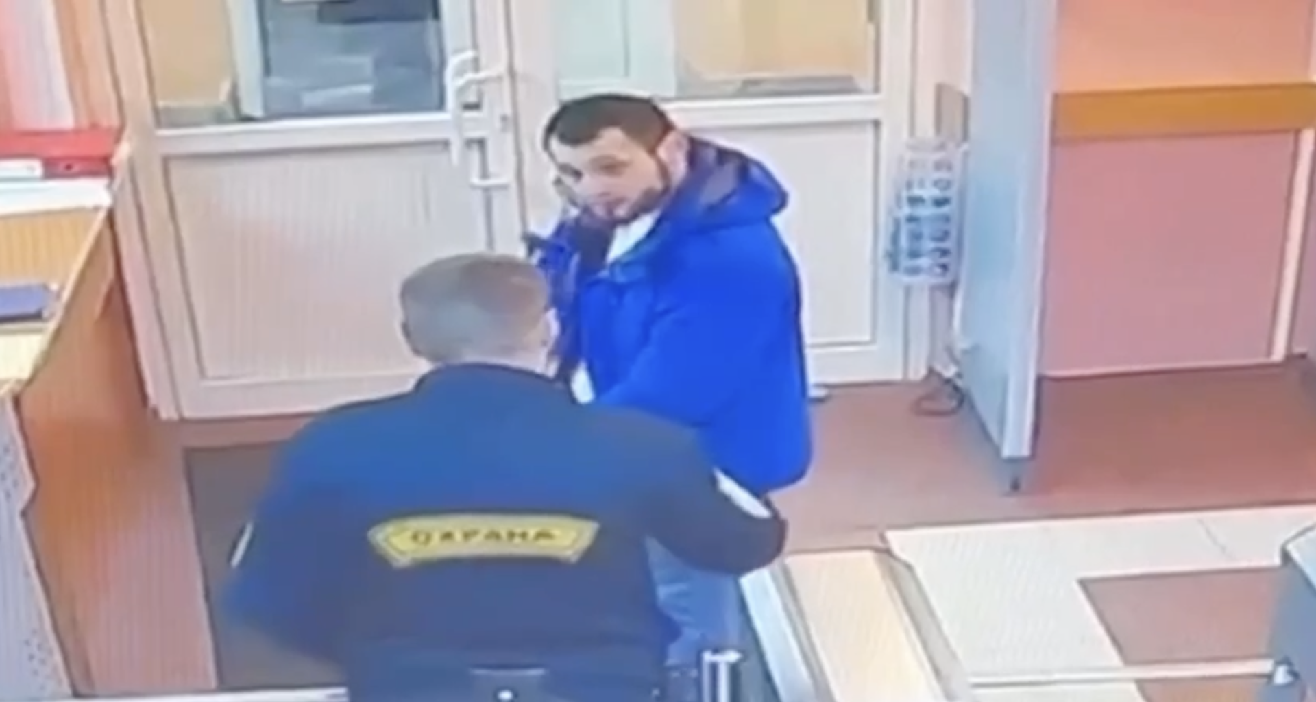 В Москве задержали мужчину, который пришёл в школу с пистолетом