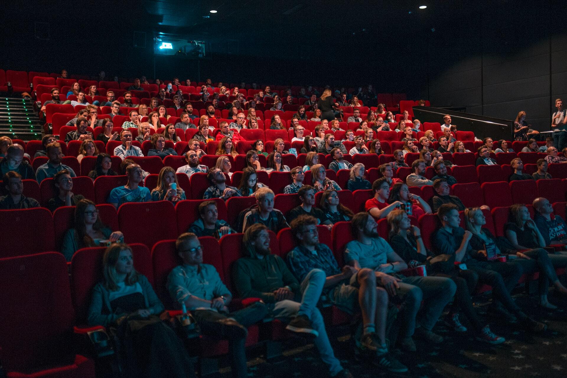 Количество кинотеатров в России уменьшилось на 16% с 2020 года