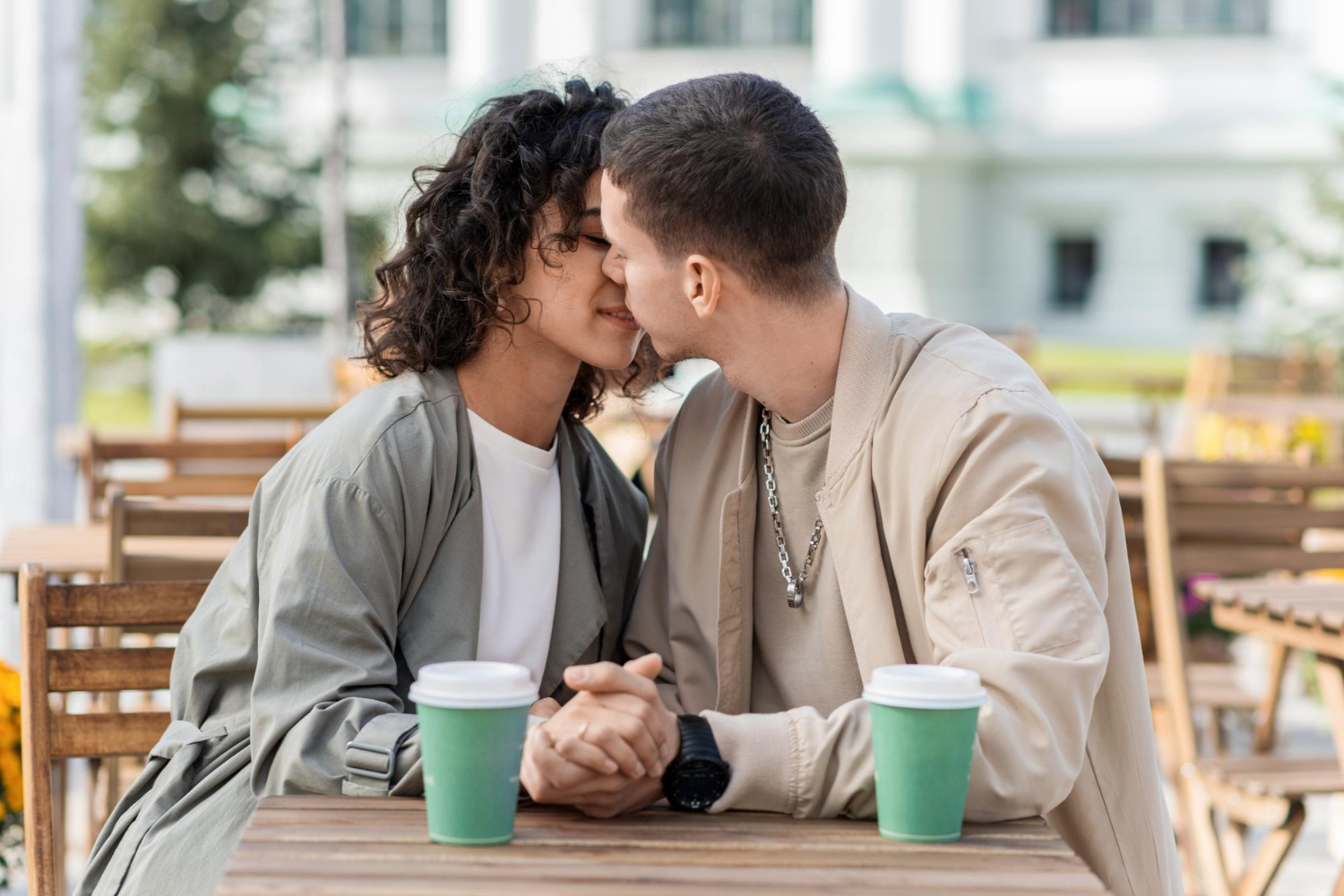Кому и как целоваться с пользой для здоровья Отвечает эндокринолог