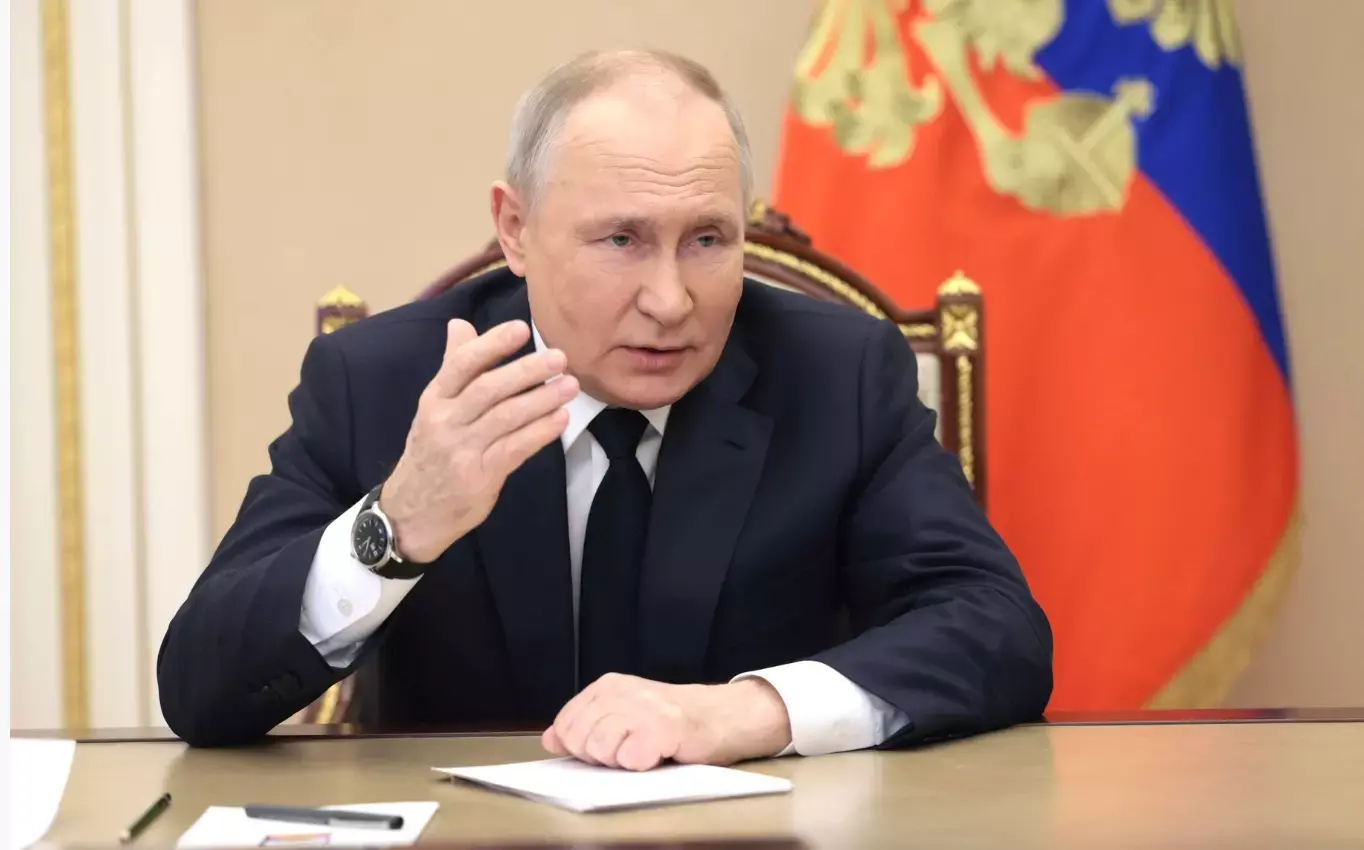 Путин подписал закон об электронных повестках и запретах для уклонистов