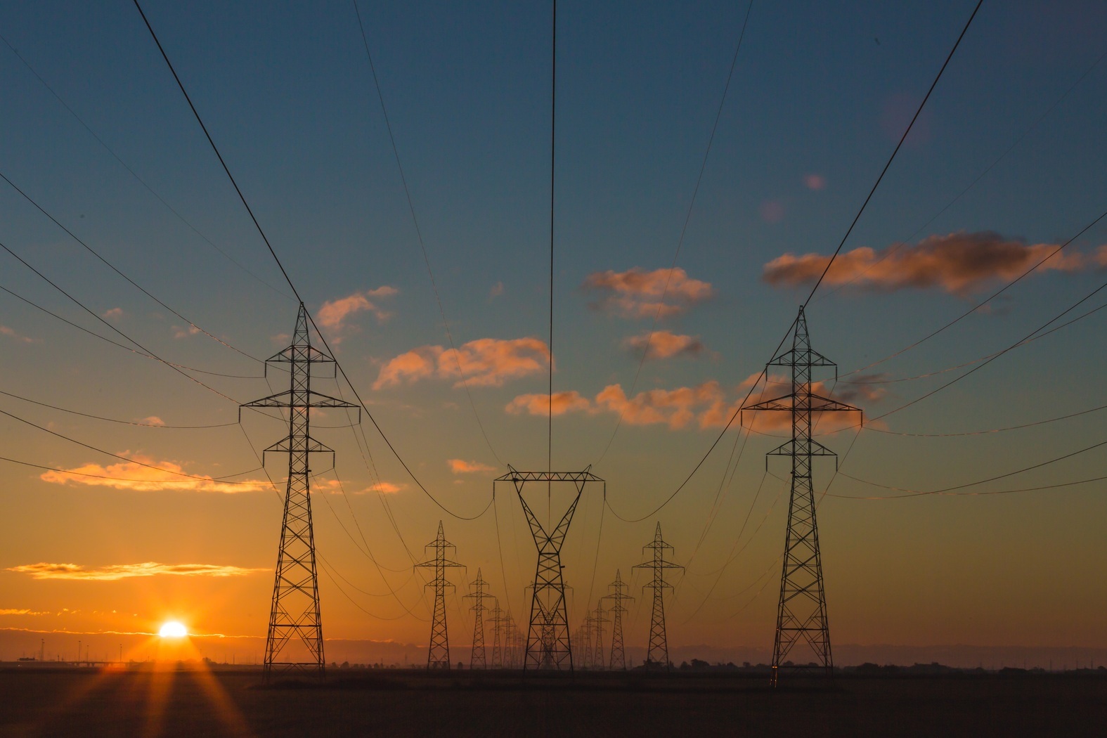 Министр энергетики Шульгинов назвал повышение тарифа на передачу электроэнергии по сети разовой мерой